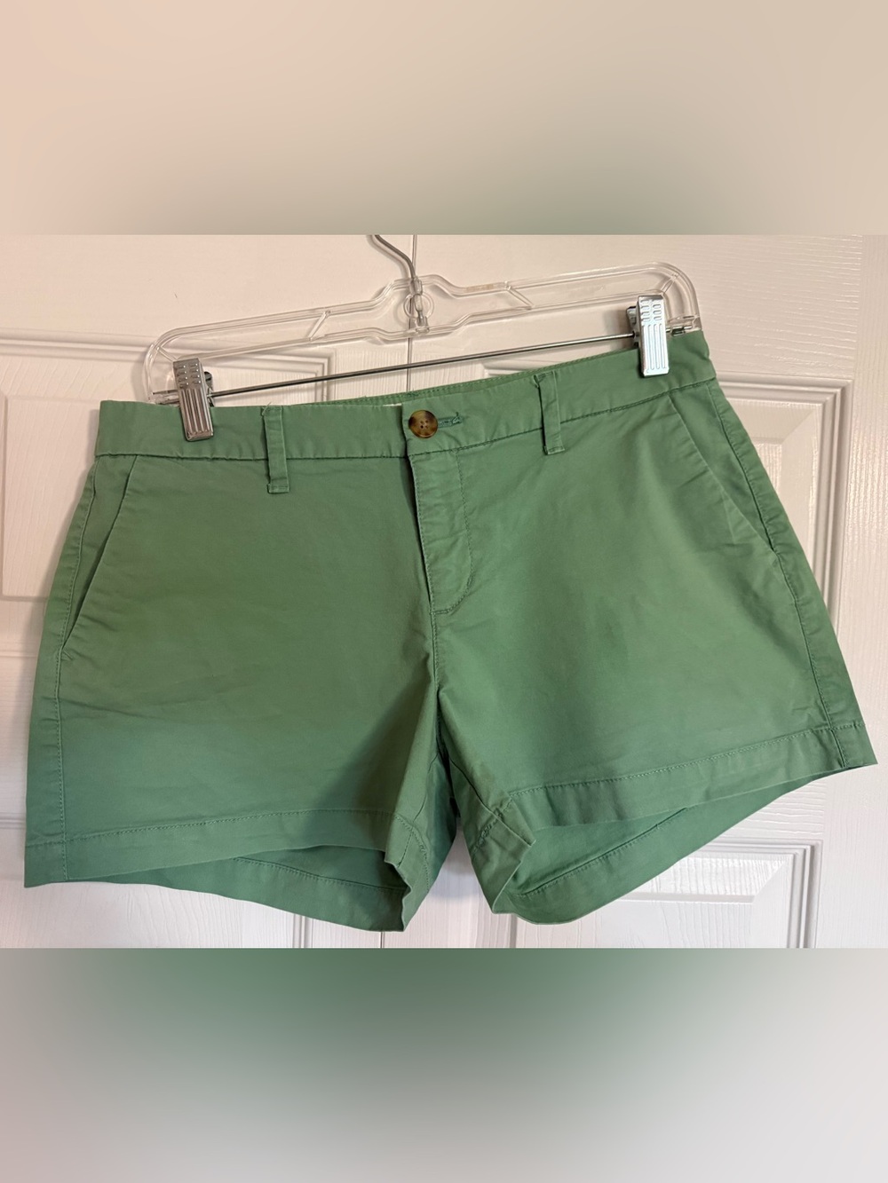 Old Navy Women's Green Chino Shorts - Classic Flat-Front